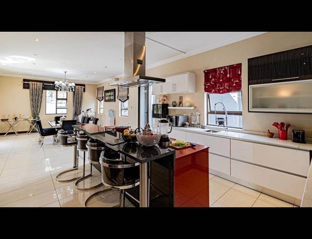 5 BEDROOM HOUSE FOR SALE IN WOODMEAD